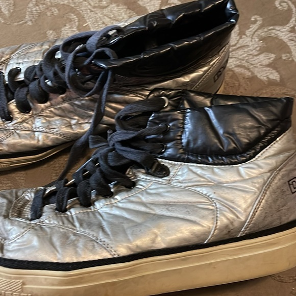 Used men’s snickers size 10.5 by diesel - Picture 3 of 9